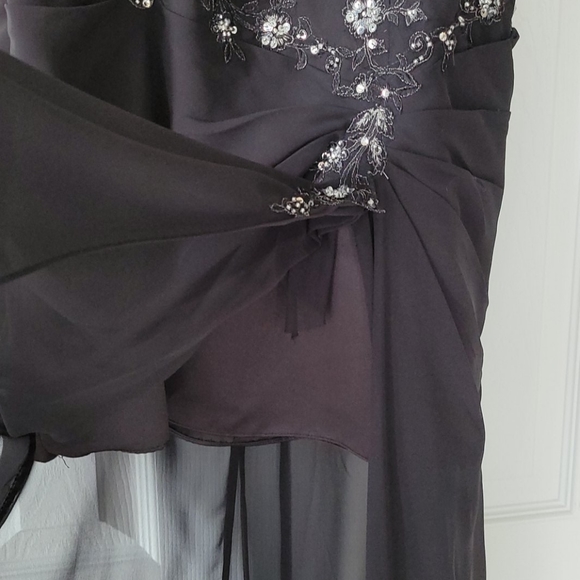 ENVI gown - Picture 3 of 5